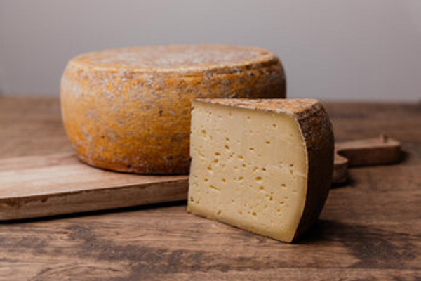 Produktfoto zu Backensholzer Deichkäse 12 Monate, Stück ca. 180g